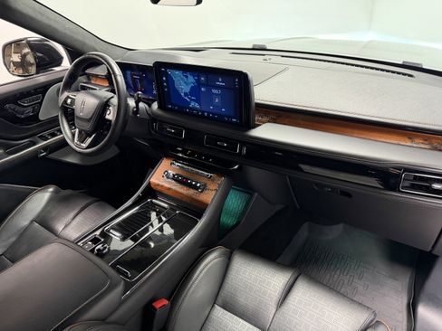 Used 2025 Lincoln Aviator Black Label w/ Black Label Special Edition image 25