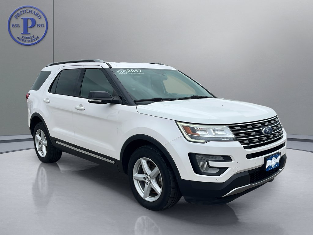 Used 2017 Ford Explorer XLT w/ Equipment Group 202A AWD/4WD image 1