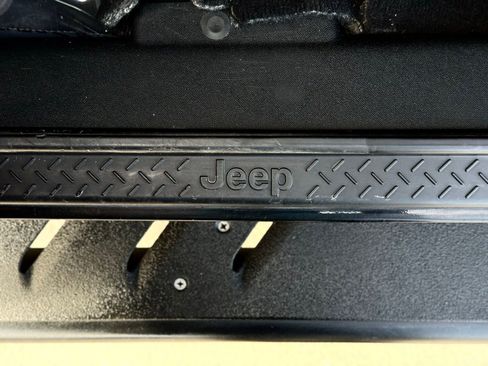 Used 2015 Jeep Wrangler Unlimited Sport w/ Connectivity Group image 25