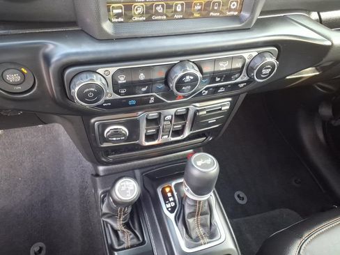 Used 2023 Jeep Wrangler Unlimited Sahara AWD/4WD image 14