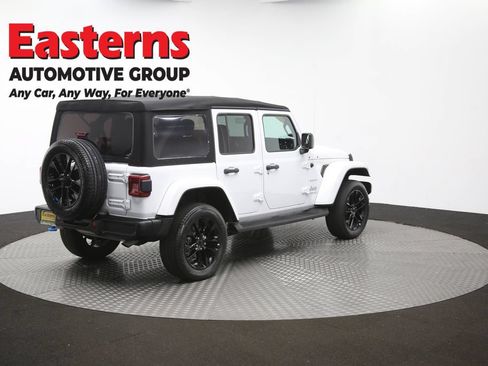 Used 2022 Jeep Wrangler Unlimited Sahara w/ Cold Weather Group AWD/4WD image 42