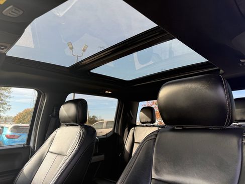 Used 2019 Ford F150 Lariat image 12