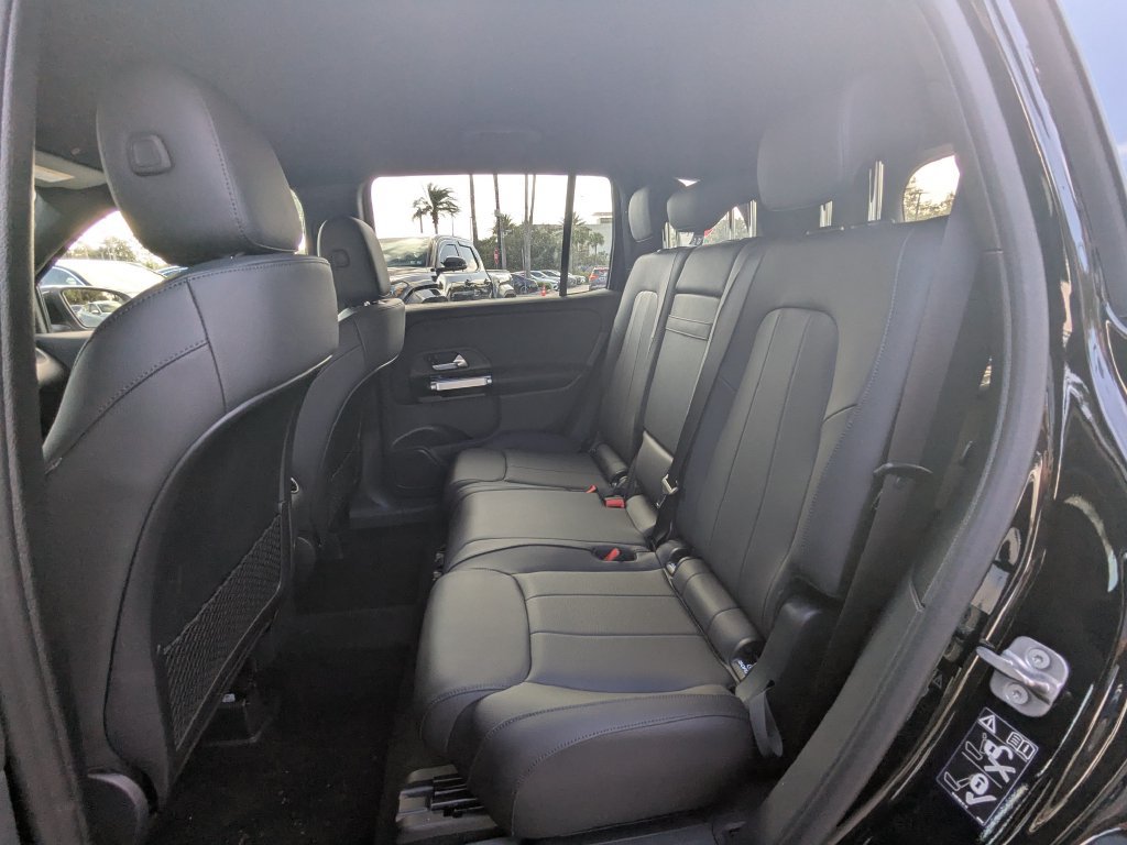 Used 2024 Mercedes-Benz GLB 250 4MATIC image 24