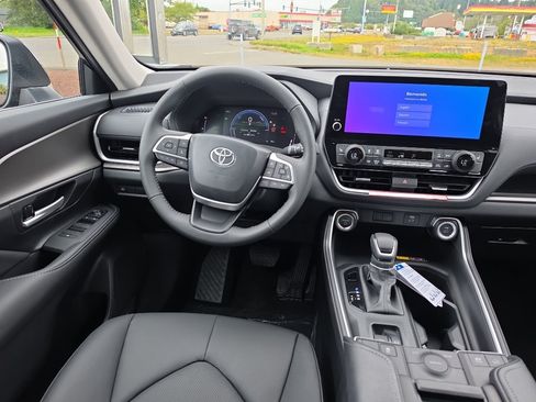New 2026 Toyota Grand Highlander AWD Hybrid image 22