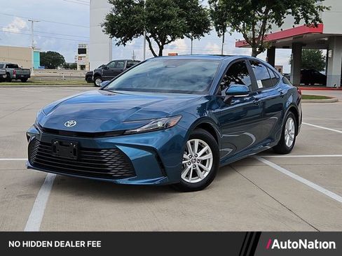 Used 2026 Toyota Camry LE w/ Convenience Package FWD image 1