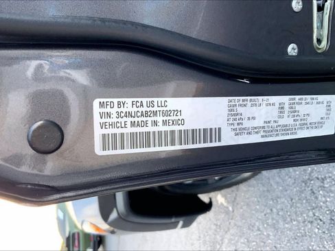 Used 2021 Jeep Compass Sport w/ Cold Weather Group FWD image 31