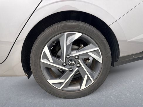 Used 2024 Hyundai Elantra Limited FWD image 13