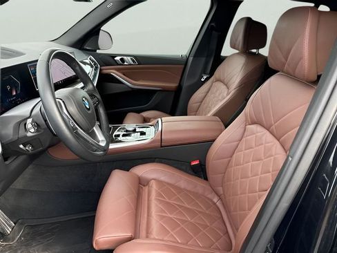 Certified 2025 BMW X5 xDrive40i w/ Climate Comfort Package image 9