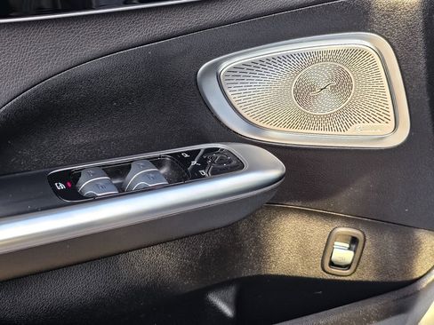 Used 2024 Mercedes-Benz C 300 4MATIC Sedan image 12