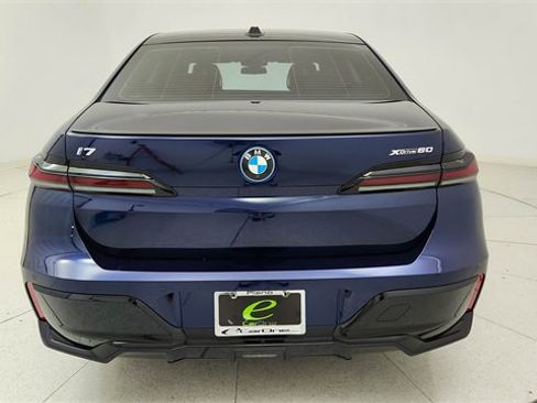 Used 2023 BMW i7 xDrive60 image 5
