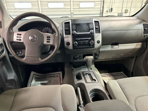 Used 2018 Nissan Frontier SV AWD/4WD image 4