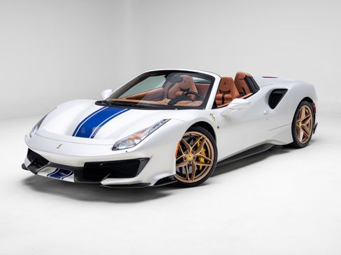 Used 2020 Ferrari 488 Pista Spider image 25