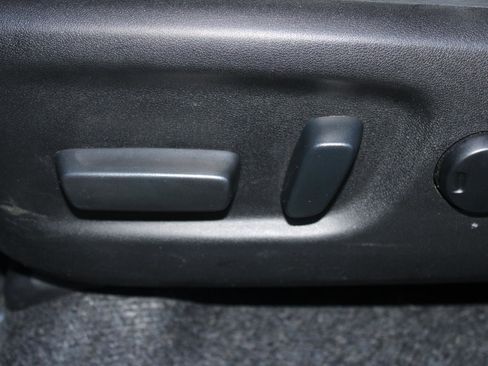 Used 2014 Toyota RAV4 Limited image 33