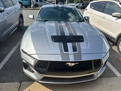 Used 2024 Ford Mustang GT RWD image 3