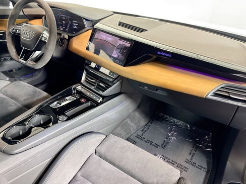 Used 2023 Audi e-tron GT Prestige w/ Prestige Package image 27