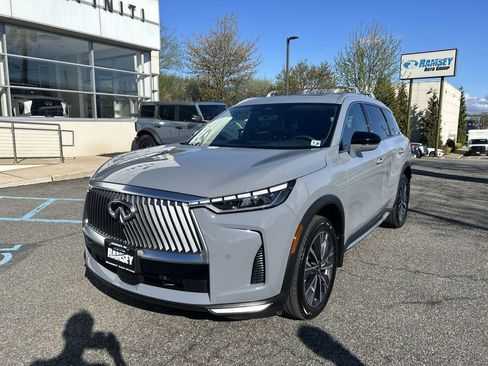 Certified 2026 INFINITI QX60 Luxe w/ Family Package AWD/4WD image 4