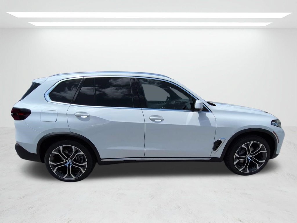New 2026 BMW X5 xDrive40i w/ Premium Package AWD/4WD image 3