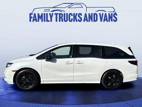 Used 2024 Honda Odyssey Sport image 2