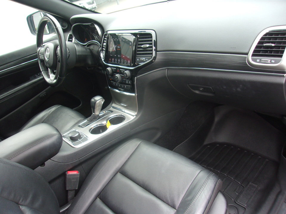Used 2020 Jeep Grand Cherokee Limited AWD/4WD image 12