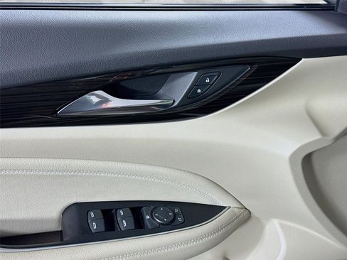 Used 2018 Buick Regal Essence w/ Driver Confidence Package #1 image 12