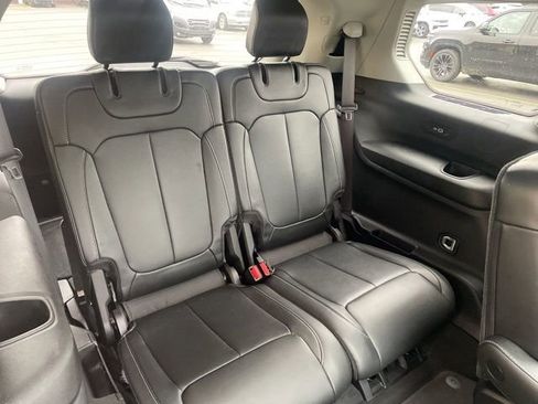 Used 2023 Jeep Grand Cherokee L Limited image 19