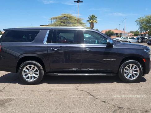 Used 2023 Chevrolet Suburban Premier AWD/4WD image 10