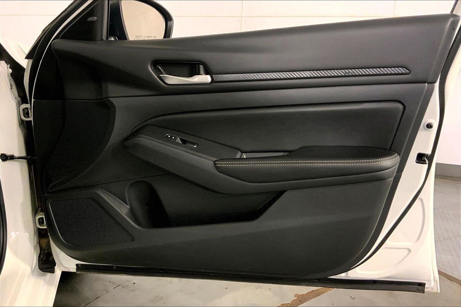 Used 2025 Nissan Altima 2.5 SV FWD image 19