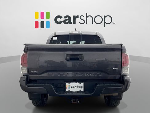 Used 2022 Toyota Tacoma TRD Sport w/ Technology Package AWD/4WD image 4