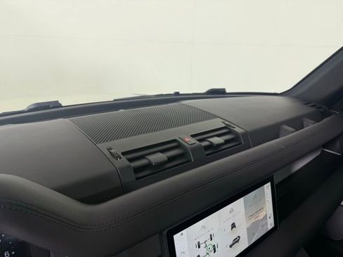 New 2024 Land Rover Defender 110 S image 33