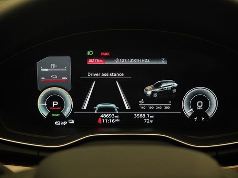 Used 2023 Audi Q5 e Premium Plus w/ Premium Plus Package image 10