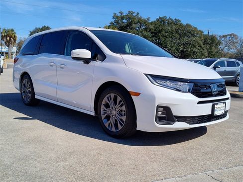 Certified 2025 Honda Odyssey Touring image 16