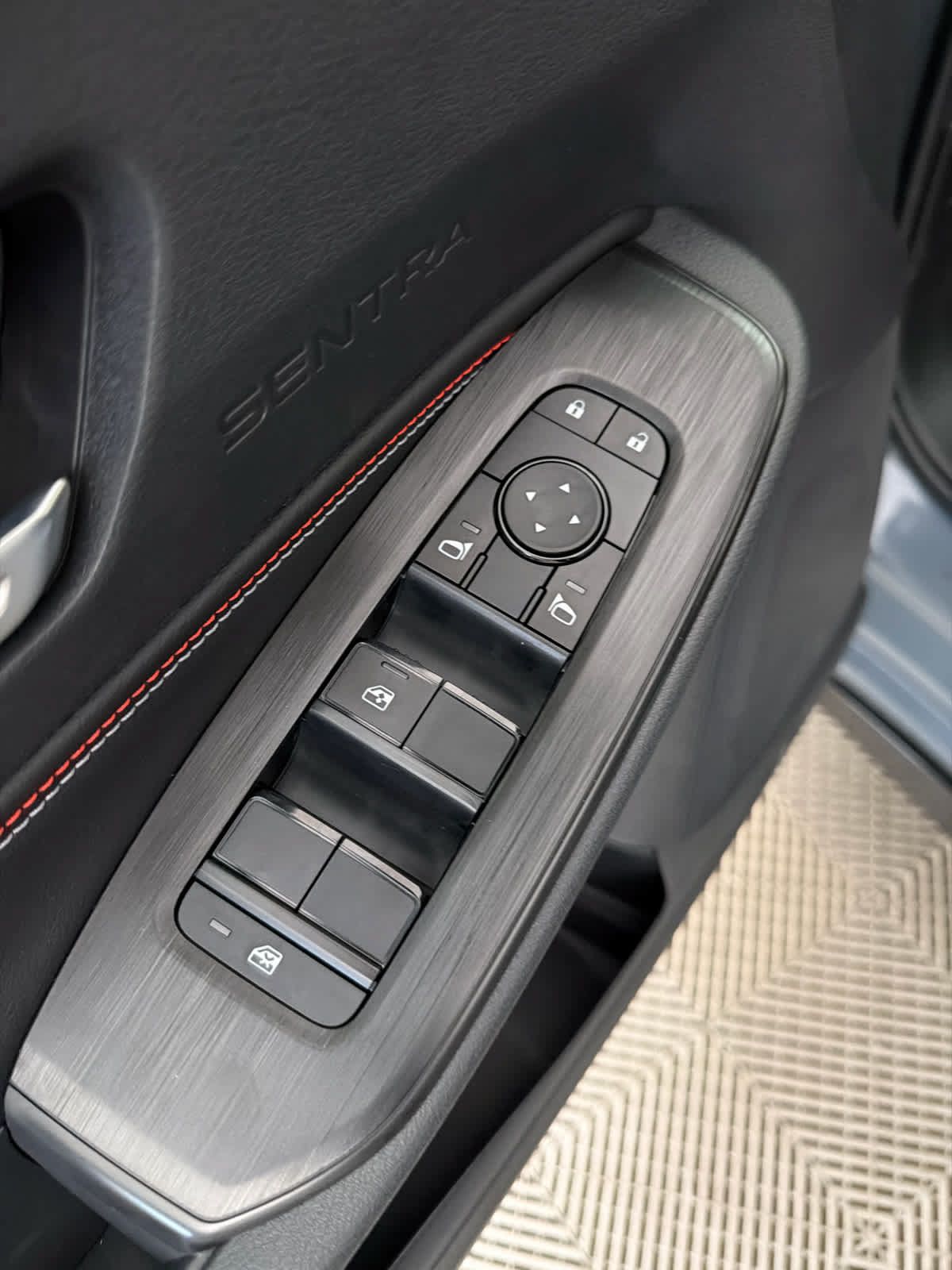 New 2027 Nissan Sentra SR w/ Floor Mat Package FWD image 23