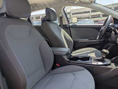 Used 2025 Kia K4 FWD image 31