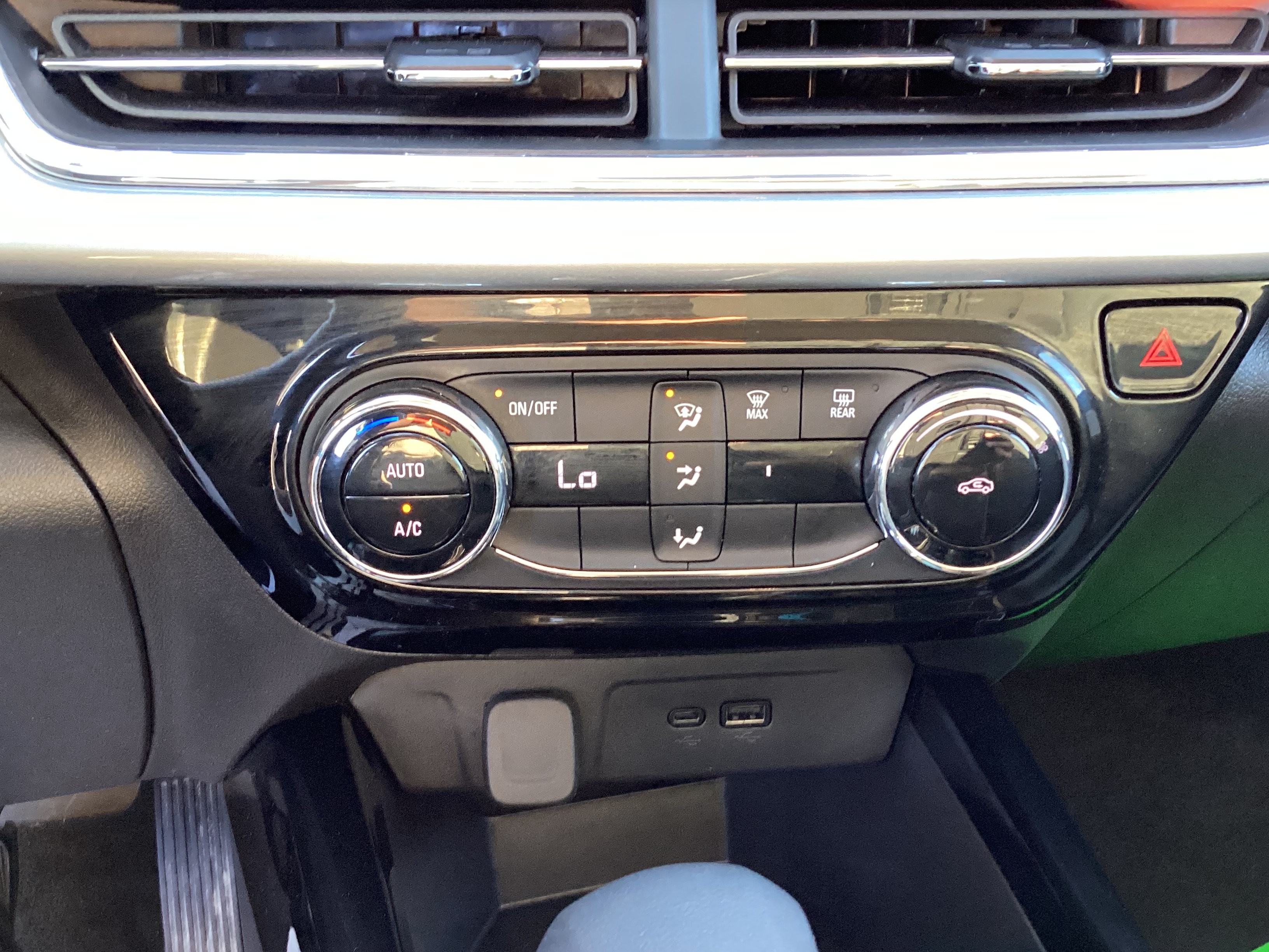 Used 2026 Chevrolet Trax LT FWD image 11