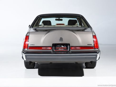 Used 1988 Lincoln Mark VII LSC RWD image 5