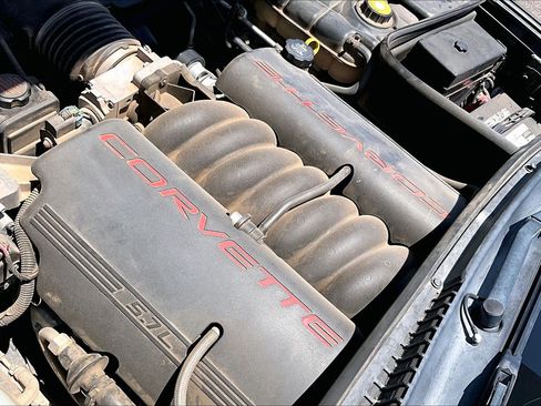 Used 2003 Chevrolet Corvette Coupe w/ Preferred Equipment Group RWD image 21