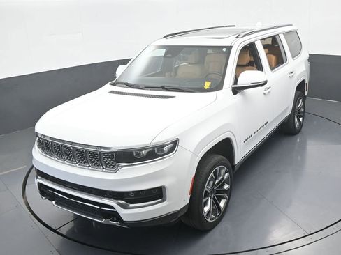 Used 2022 Jeep Grand Wagoneer Series III w/ Rear Seat Video Group 1 image 63