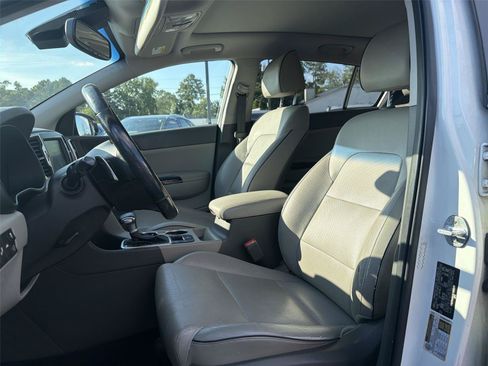 Used 2019 Kia Sportage SX FWD image 11