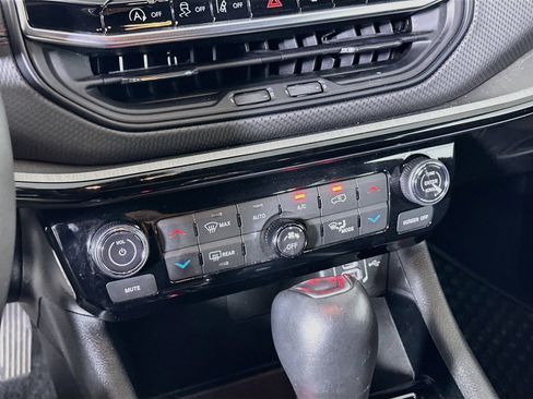 Used 2025 Jeep Compass Trailhawk AWD/4WD image 23