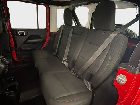 Used 2019 Jeep Wrangler Unlimited Sahara w/ Safety Group AWD/4WD image 21