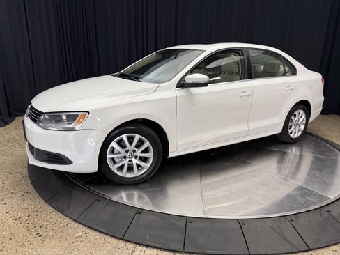 Used 2014 Volkswagen Jetta SE FWD image 3