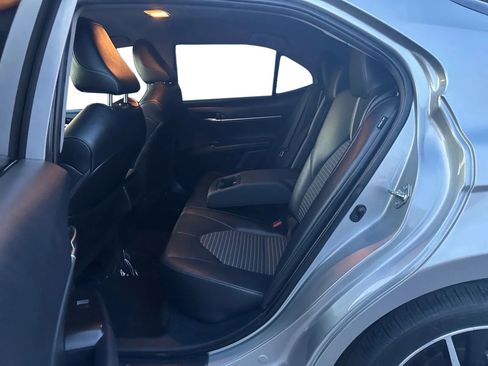 Used 2022 Toyota Camry SE FWD image 18