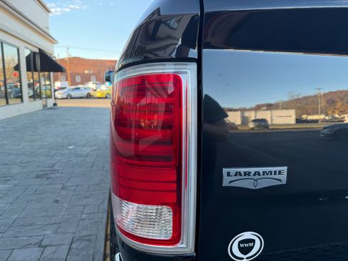 Used 2017 RAM 2500 Laramie image 9