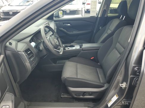 Certified 2024 Nissan Rogue SV FWD image 13