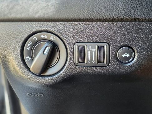 Used 2022 Dodge Charger SXT image 36