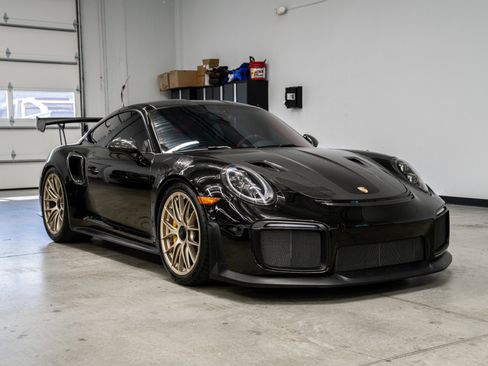 Used 2018 Porsche 911 GT2 RS RWD image 3