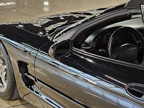 Used 2000 Chevrolet Corvette Convertible w/ Memory Pkg image 11