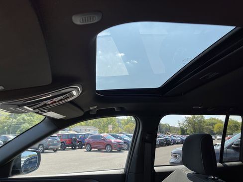 New 2025 Jeep Grand Cherokee Laredo X image 6