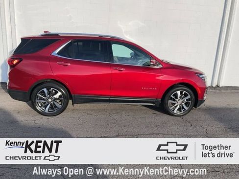 Used 2023 Chevrolet Equinox Premier image 3