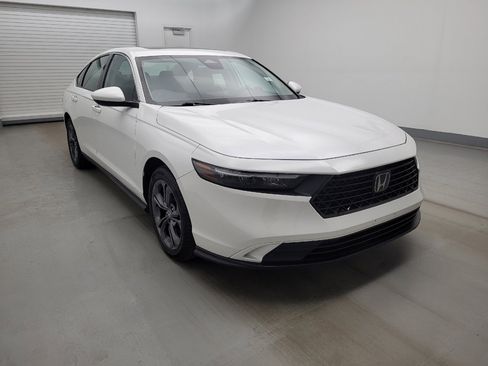 Used 2023 Honda Accord EX image 13